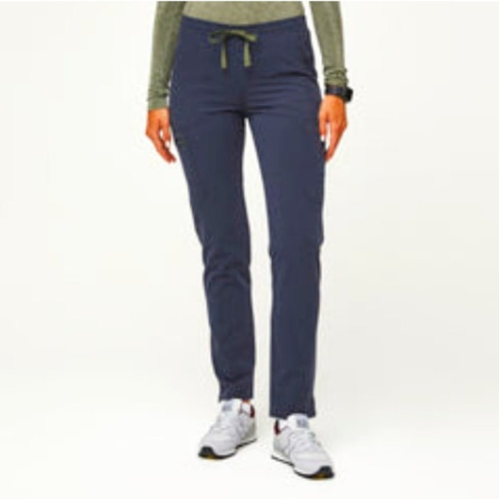 PERFECT CONDITION BRAND NEW FIGS YOLA QUIET NAVY SOLD OUT COLOR